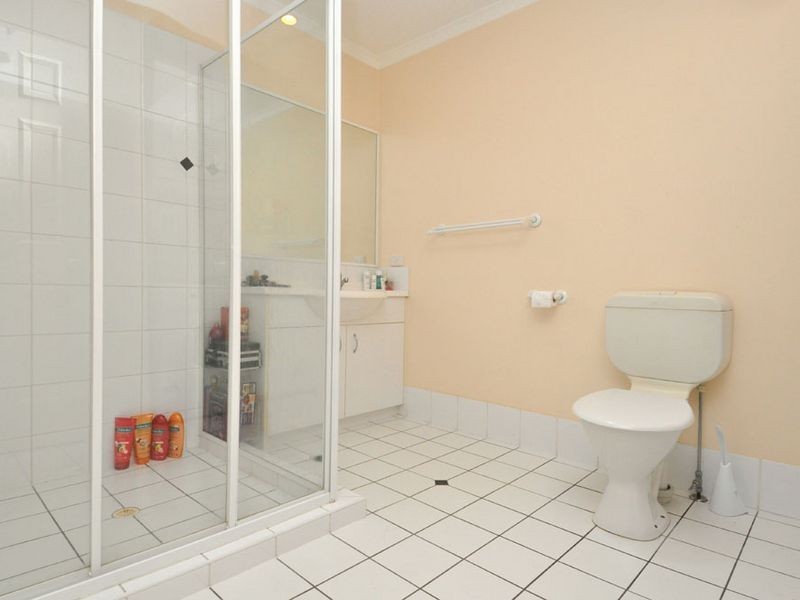 8/262 Cavendish Road, Coorparoo QLD 4151