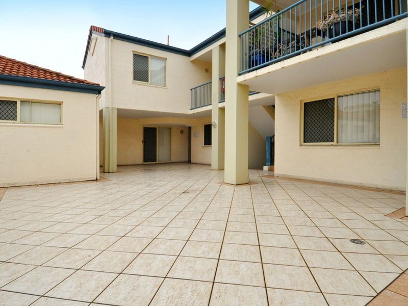 8/262 Cavendish Road, Coorparoo QLD 4151