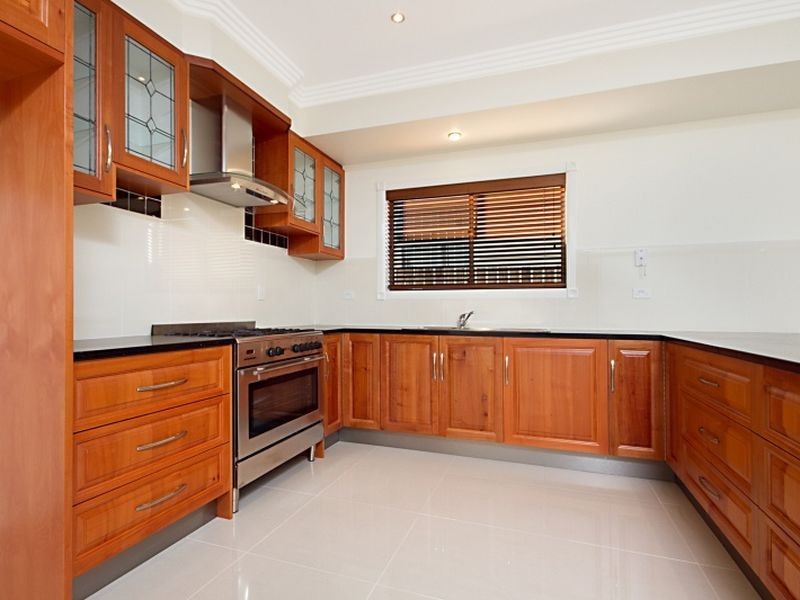 8 St Leonards Street, Coorparoo QLD 4151
