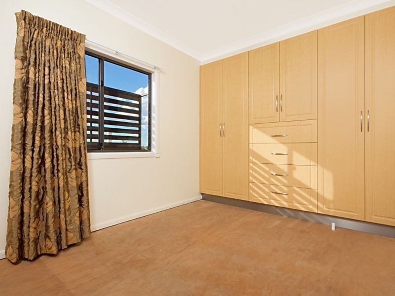 8 St Leonards Street, Coorparoo QLD 4151