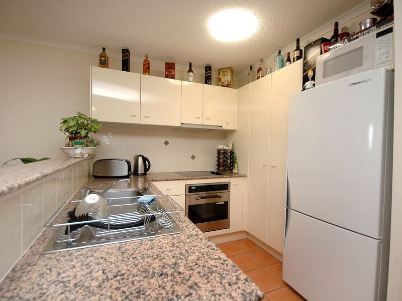 18/55 Harries Road, Coorparoo QLD 4151