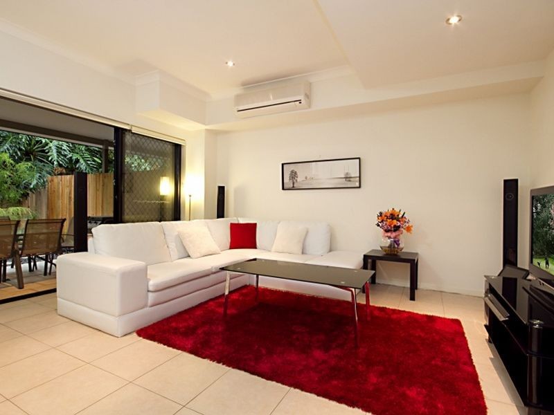 2/116 Juliette Street, Greenslopes QLD 4120