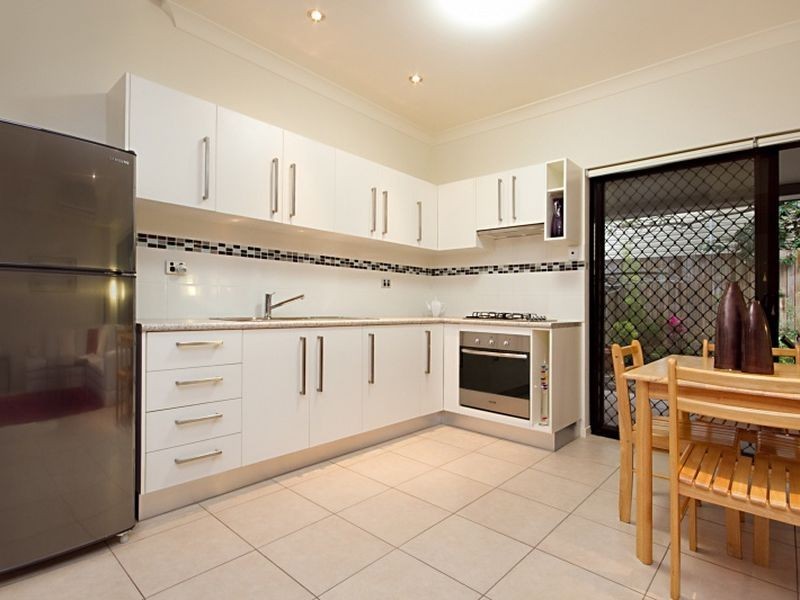 2/116 Juliette Street, Greenslopes QLD 4120