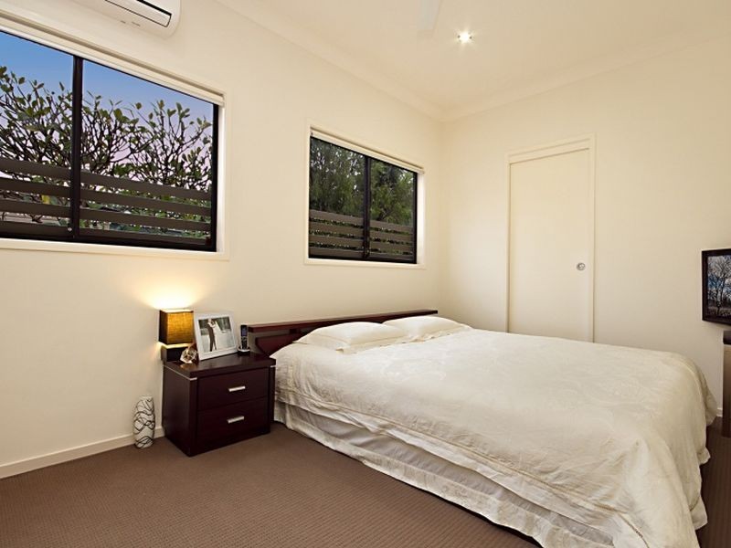 2/116 Juliette Street, Greenslopes QLD 4120