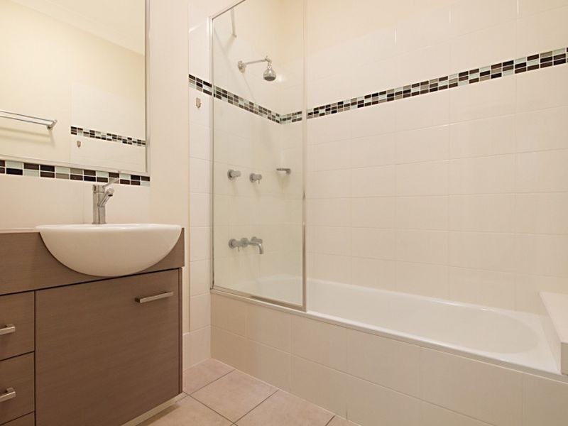 2/116 Juliette Street, Greenslopes QLD 4120