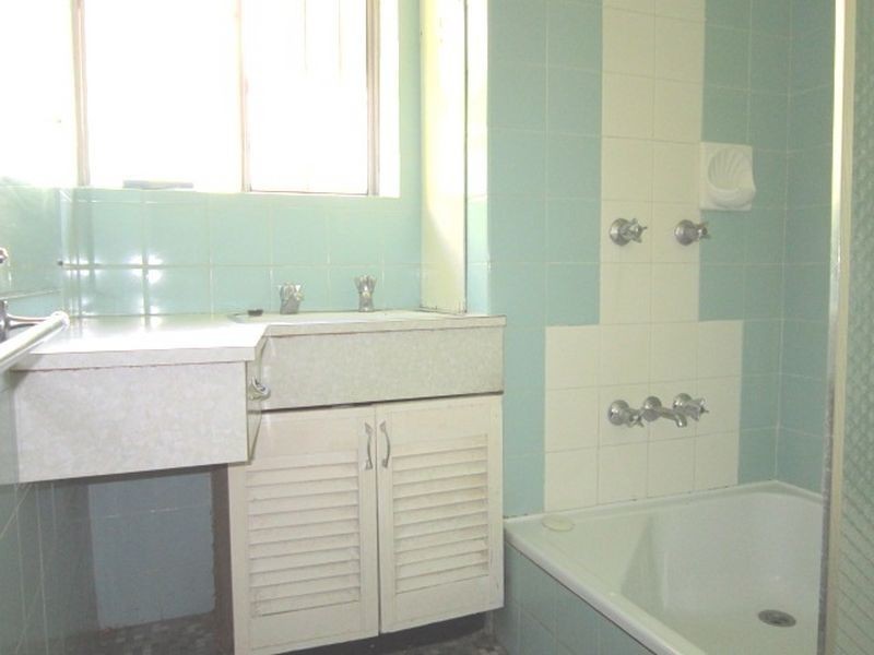 2/42 Pembroke Road, Coorparoo QLD 4151