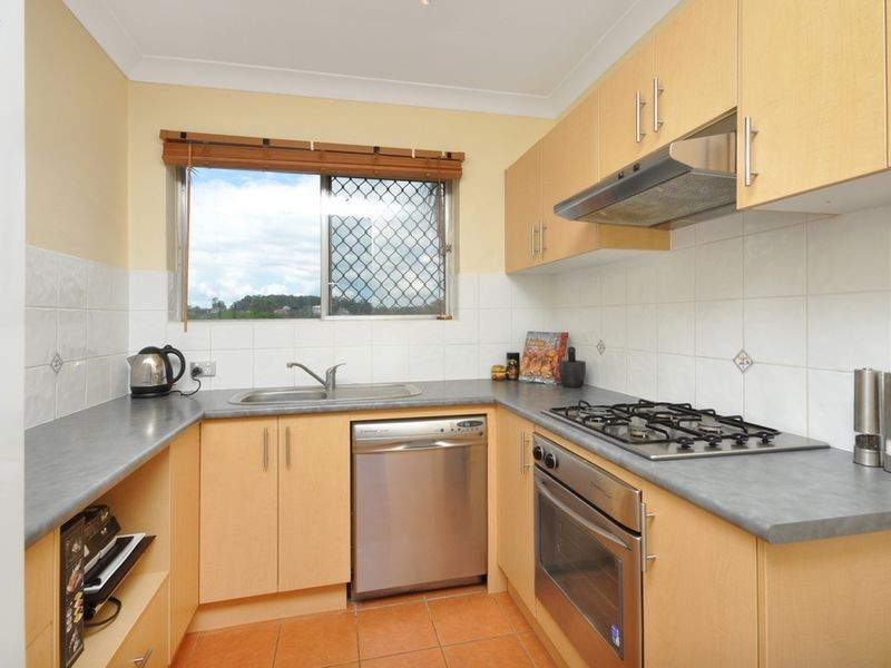 4/16 Ernest Street, Greenslopes QLD 4120