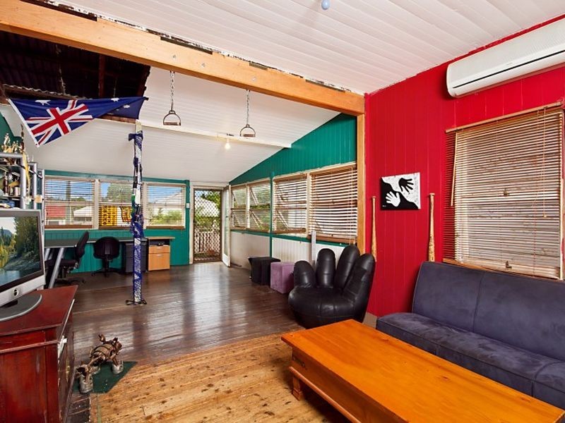 36 Peach Street, Greenslopes QLD 4120