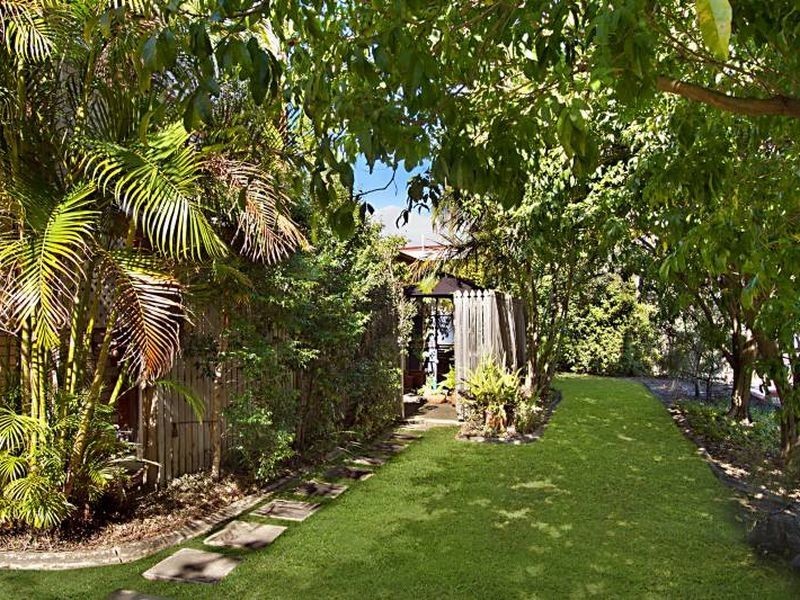 2/3 Haig Street, Coorparoo QLD 4151