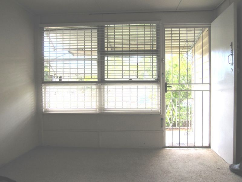 67 Real Avenue, Norman Park QLD 4170