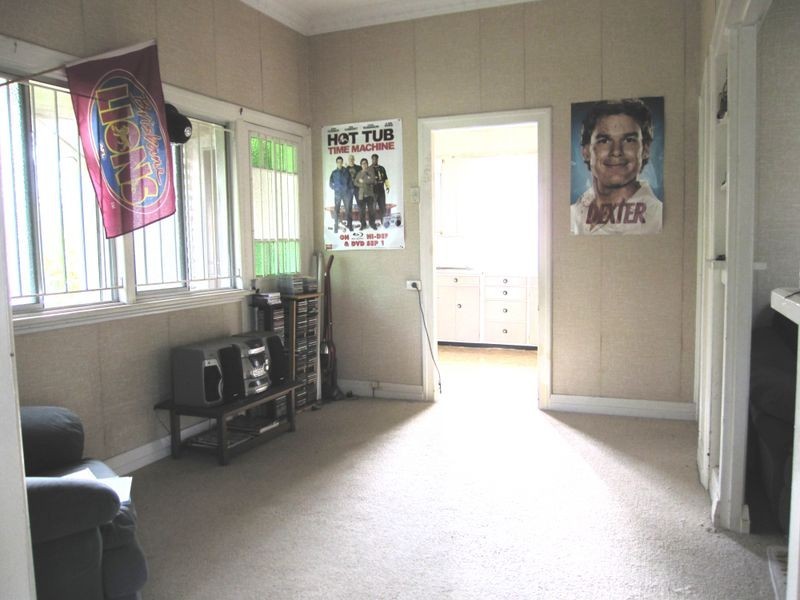 67 Real Avenue, Norman Park QLD 4170