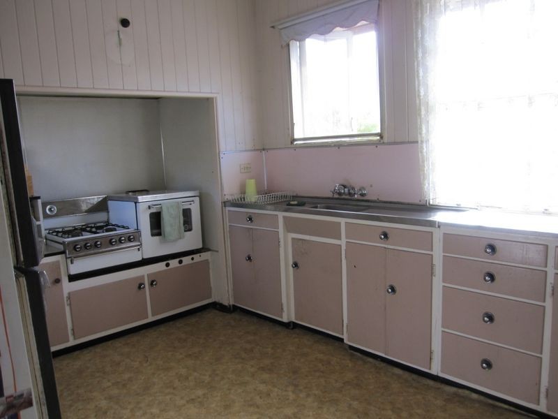 67 Real Avenue, Norman Park QLD 4170