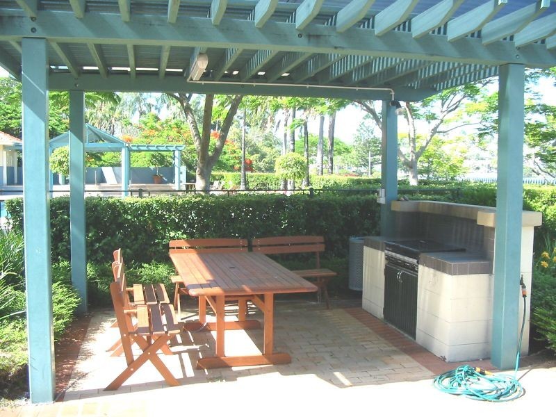 4/57c Newstead Terrace, Newstead QLD 4006