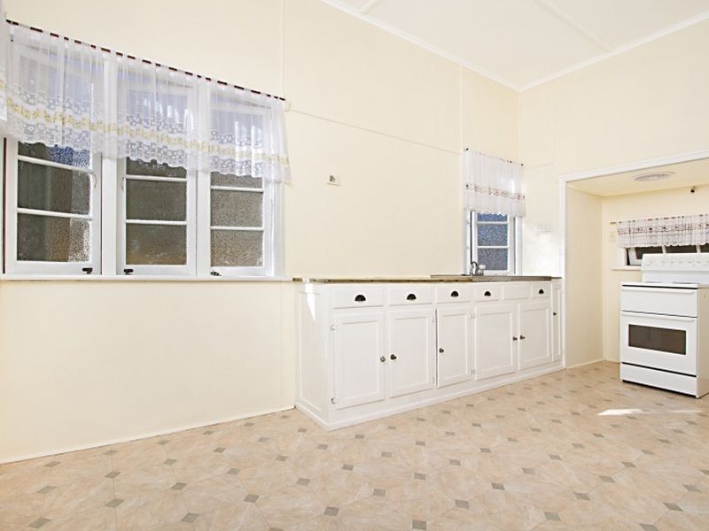 7 Kensington Avenue, Seven Hills QLD 4170