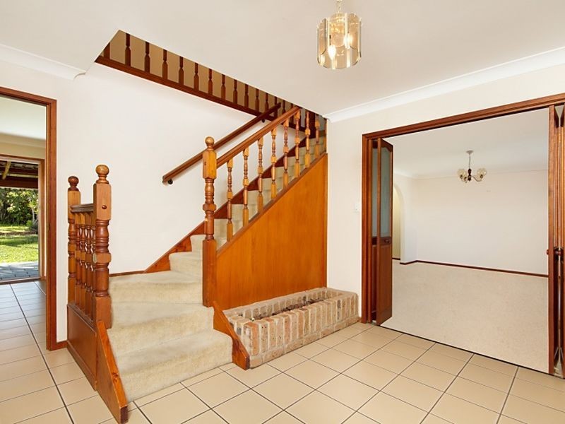 11 Lochleven Street, Carindale QLD 4152