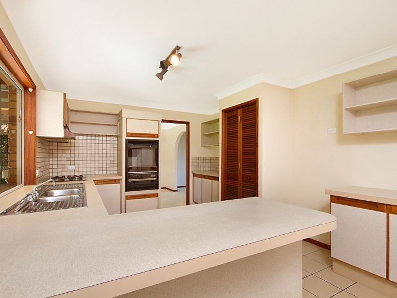 11 Lochleven Street, Carindale QLD 4152