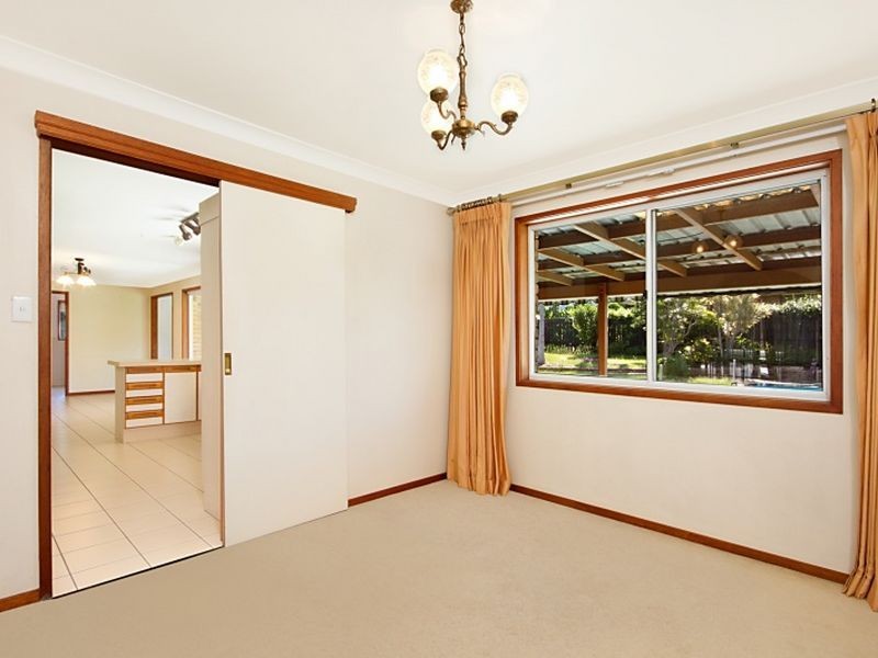 11 Lochleven Street, Carindale QLD 4152