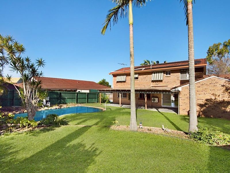 11 Lochleven Street, Carindale QLD 4152