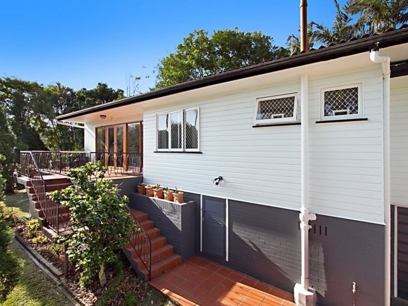34 Hector Road, Holland Park QLD 4121