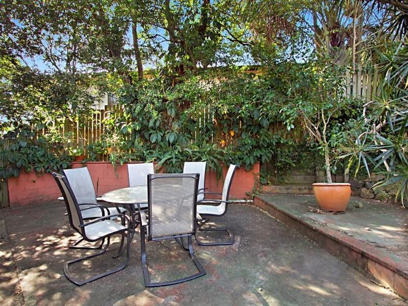 34 Hector Road, Holland Park QLD 4121