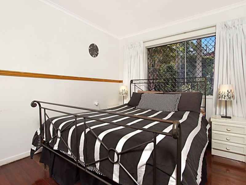 34 Hector Road, Holland Park QLD 4121