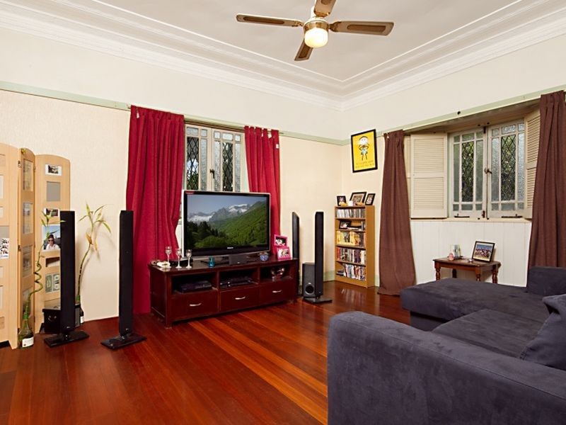 33 Pelham Street, Coorparoo QLD 4151