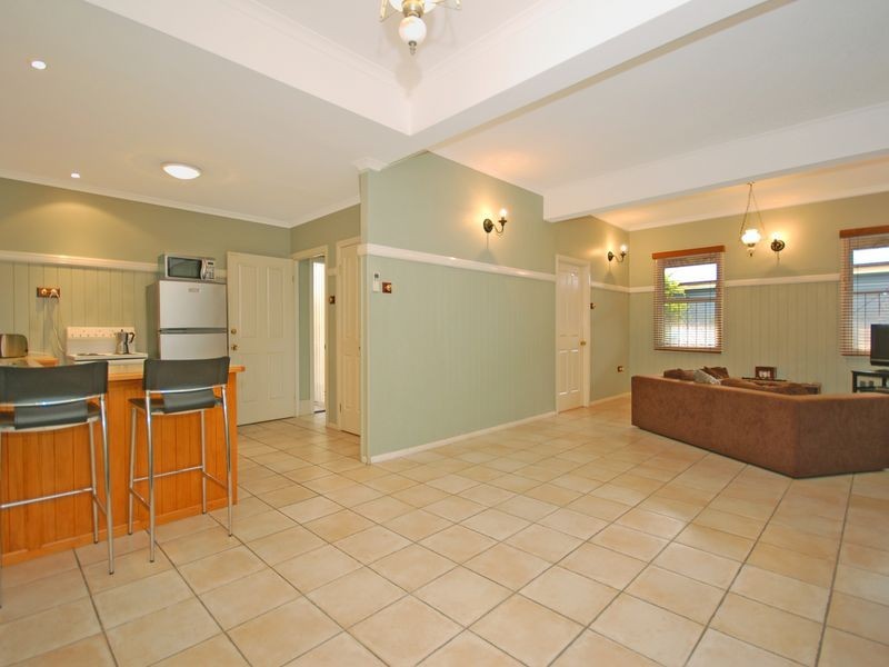 57 Macaulay Street, Coorparoo QLD 4151