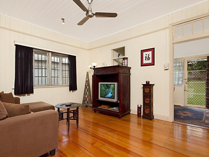 46 Peach Street, Greenslopes QLD 4120