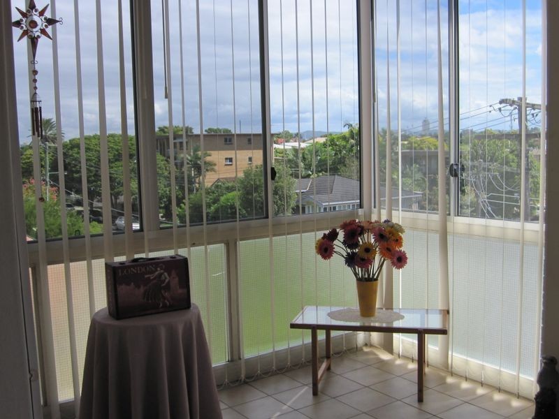 4/23 Robinson Street, Coorparoo QLD 4151