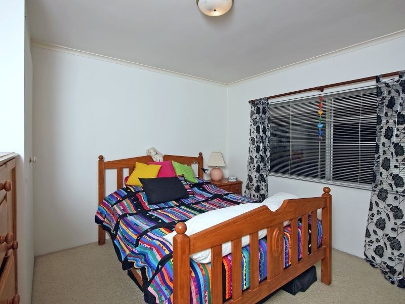 4/23 Robinson Street, Coorparoo QLD 4151