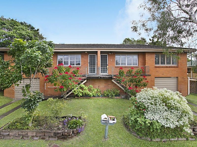 2/5 McLay Street, Coorparoo QLD 4151