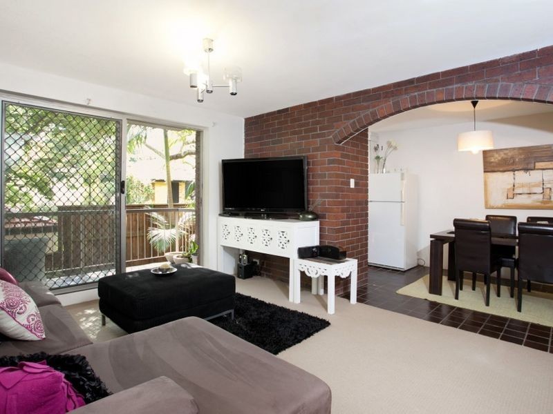 2/10 Stirrat Street, Coorparoo QLD 4151