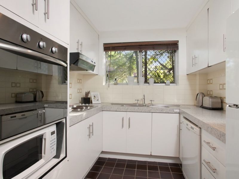 2/10 Stirrat Street, Coorparoo QLD 4151