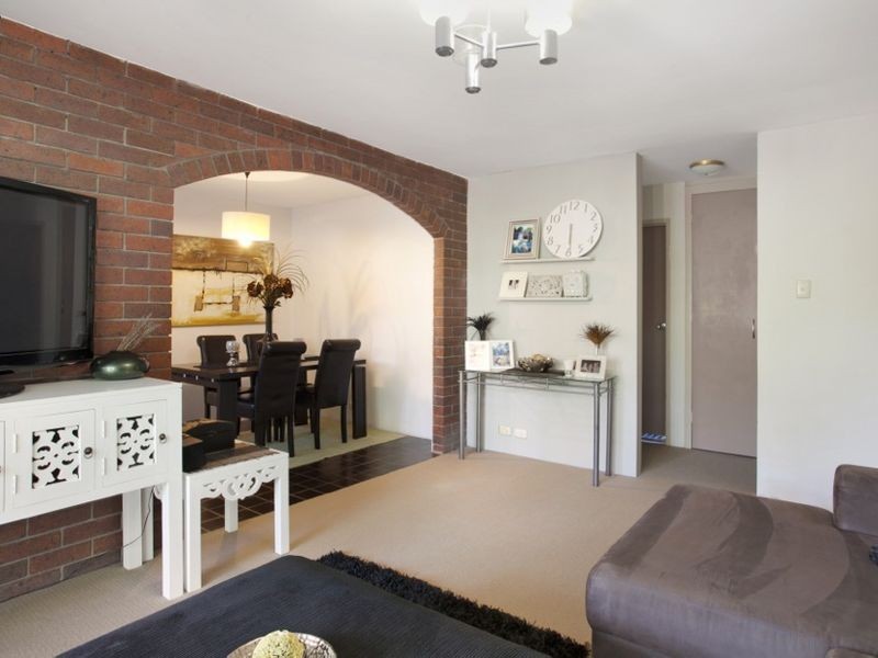 2/10 Stirrat Street, Coorparoo QLD 4151