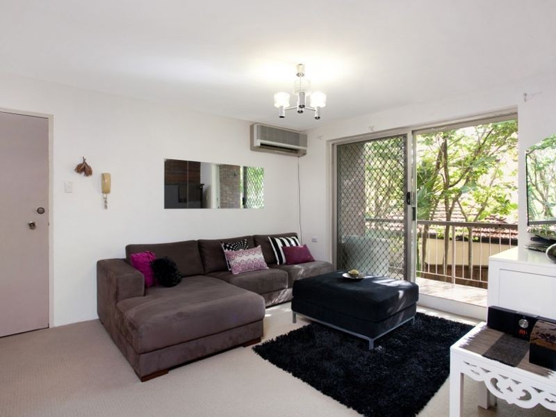 2/10 Stirrat Street, Coorparoo QLD 4151