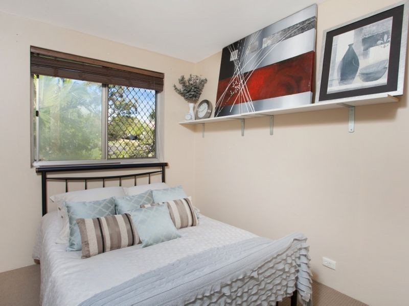 2/10 Stirrat Street, Coorparoo QLD 4151