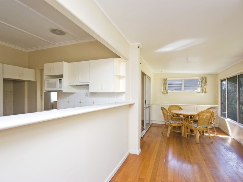 11 Arlington Street, Coorparoo QLD 4151