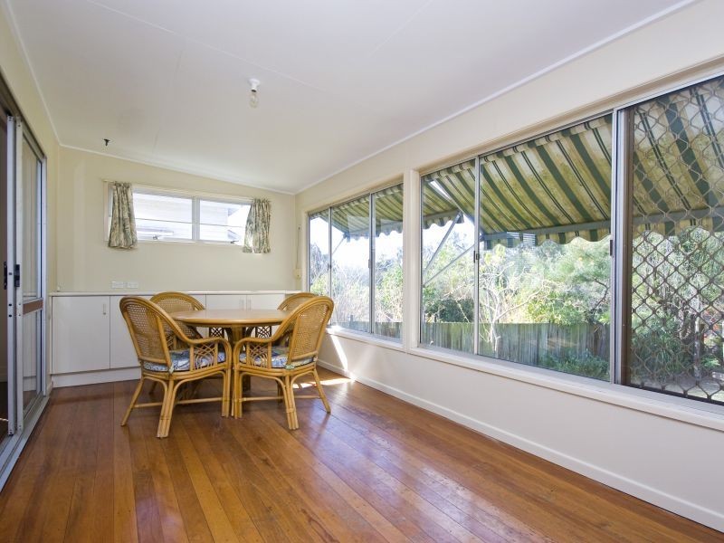 11 Arlington Street, Coorparoo QLD 4151