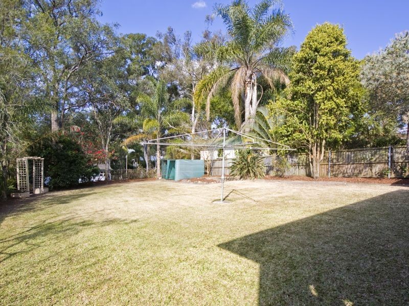 11 Arlington Street, Coorparoo QLD 4151
