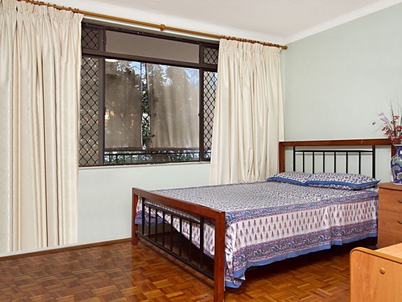 2/361 Cornwall Street, Greenslopes QLD 4120