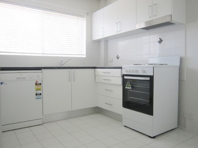 4/76 Kitchener Street, Coorparoo QLD 4151