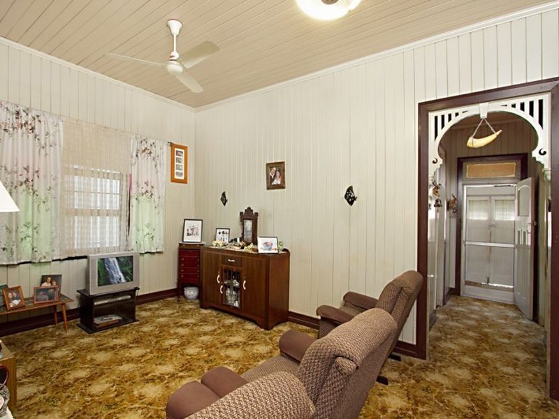 28 Frank Street, Norman Park QLD 4170