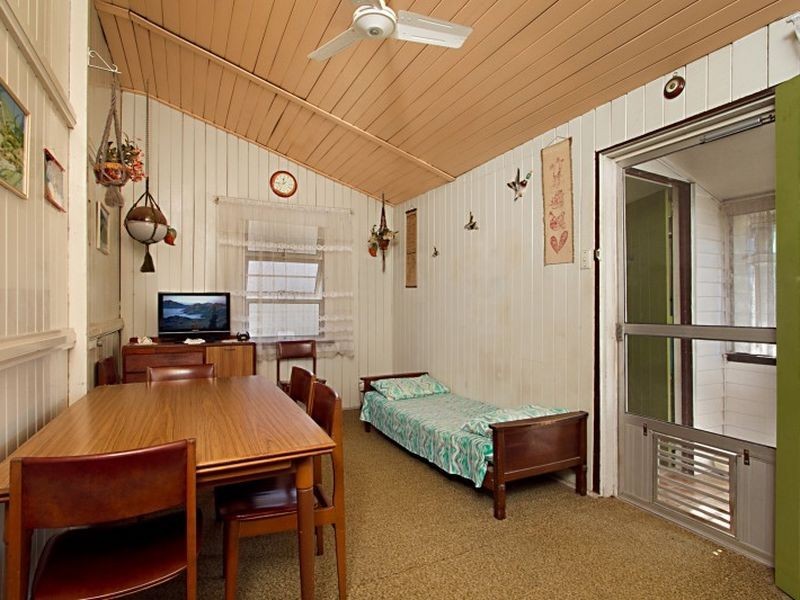 28 Frank Street, Norman Park QLD 4170