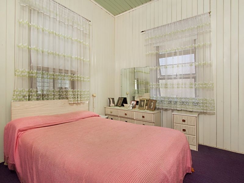 28 Frank Street, Norman Park QLD 4170