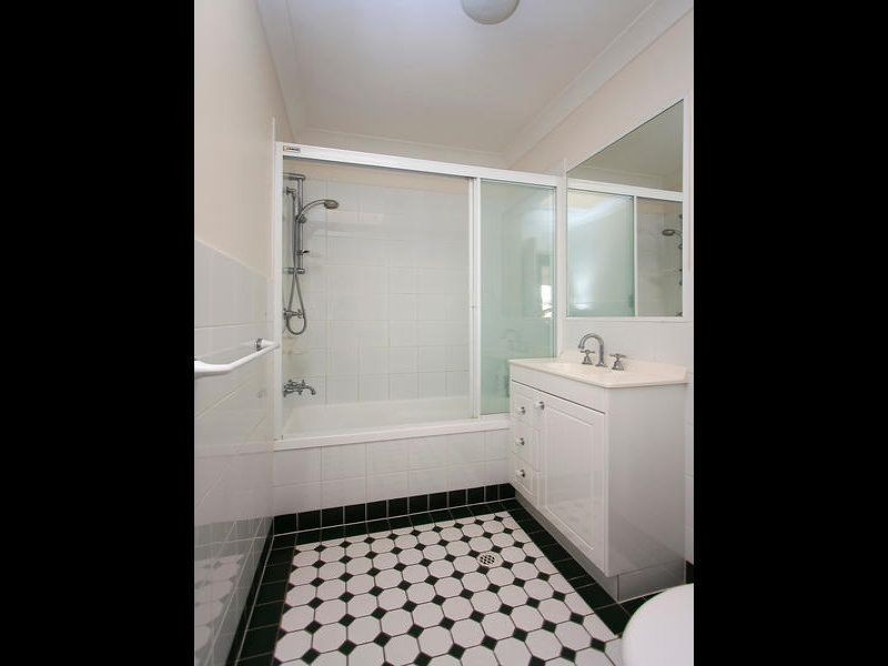8/72 Earl Street, Greenslopes QLD 4120