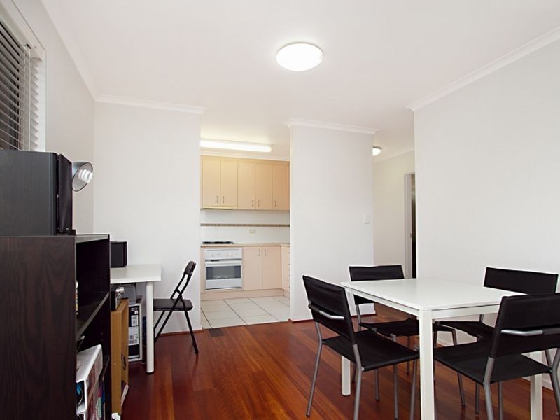8/25 Ellis Street, Greenslopes QLD 4120