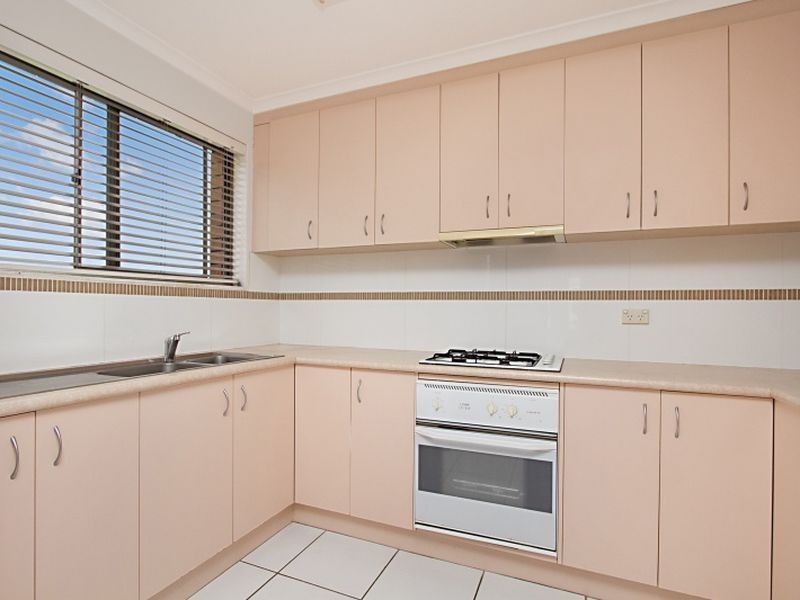 8/25 Ellis Street, Greenslopes QLD 4120