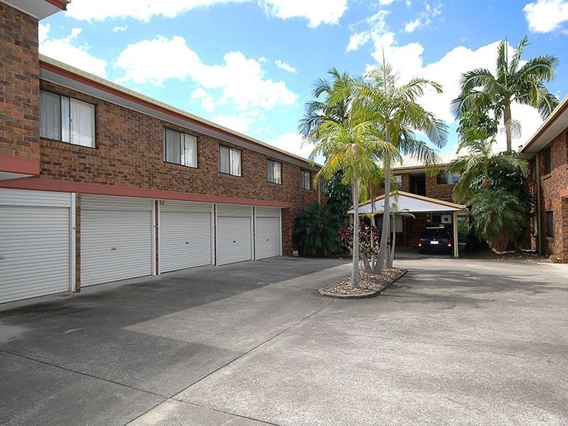 2/18 Rolle Street, Holland Park QLD 4121