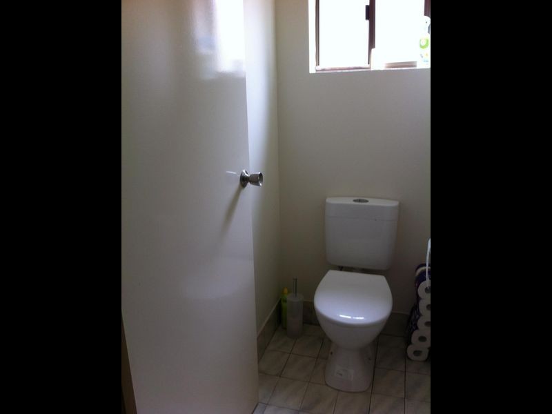 2/18 Rolle Street, Holland Park QLD 4121