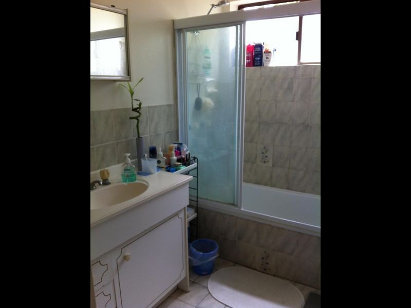 2/18 Rolle Street, Holland Park QLD 4121